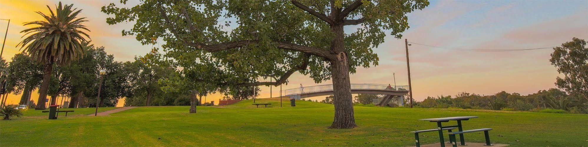 Commodore Mildura Motel Dış mekan fotoğraf